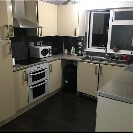 Eastbourne Late Check In Available Apartman Polegate Kültér fotó