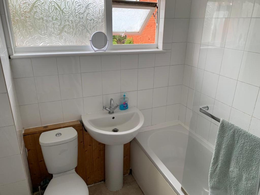 Eastbourne Late Check In Available Apartman Polegate Kültér fotó
